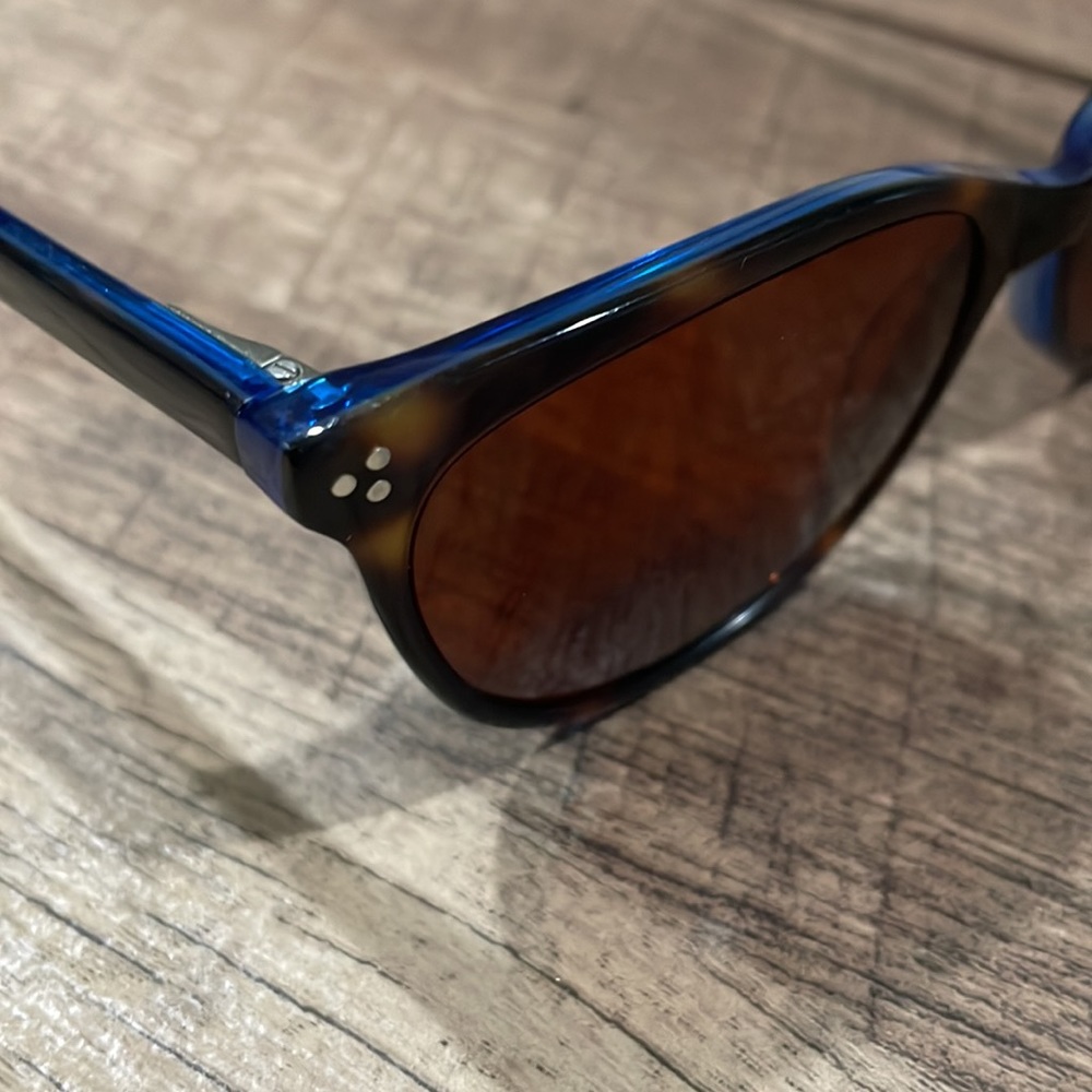 Sunglasses - Picture 3 of 8